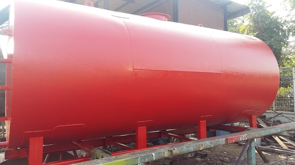 ขายถังน้ำมัน ถังเก็บน้ำ มือสอง 11000 ลิตร หนา 6 มิล กว้าง 1.82ม.ยาว 4.24ม. สภาพดีพร้อมใช้งานค่ะ