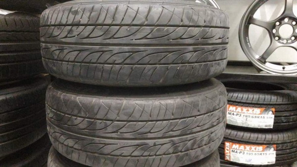 ล้อแม็ก ขอบ 15 พร้อมยาง Dunlop lm703185 55 15 ผลิตปลายปี 12 ยางดอกหนา ไม่กินข้าง ล้อเดิมๆ ไม่มีซ่อม 4,900 บาท เทิร์นได้ ใส่ฟรี