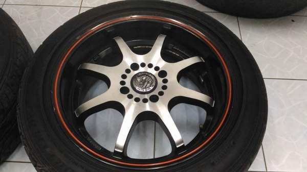 ล้อแม็ก ขอบ 15 พร้อมยาง Dunlop lm703185 55 15 ผลิตปลายปี 12 ยางดอกหนา ไม่กินข้าง ล้อเดิมๆ ไม่มีซ่อม 4,900 บาท เทิร์นได้ ใส่ฟรี