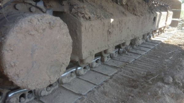 HITACHI EX 200-2  พร้อมใช้งาน เครื่องแน่น ปั้มแรง ชวงลางดี รถอยู่ชัยภูมิ สนใจ 0835601591 หรือ 0903494058