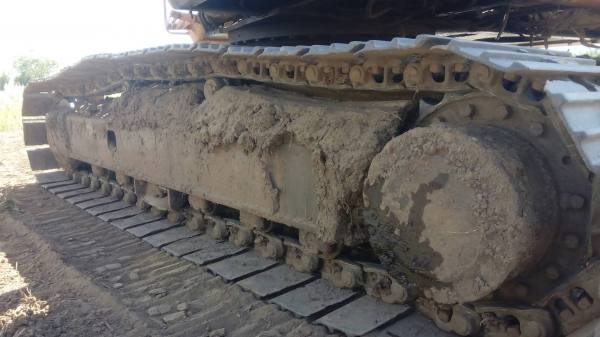 HITACHI EX 200-2  พร้อมใช้งาน เครื่องแน่น ปั้มแรง ชวงลางดี รถอยู่ชัยภูมิ สนใจ 0835601591 หรือ 0903494058