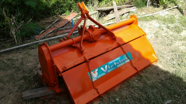 รถไถ 36 แรงปี  53 อุปกร 3 อย่าง   ซ. ม  600   นิด ฯฯ     ไม่ค่อยได้ทำงาน    มือเดียวป้ายแดง  ราคาเบาฯฯ  255000   บาท  วันทูคอล 0986683479 dtac 0991751349 สิทธิ์ คับ