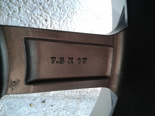 ขอบ17นิ้ว5รู114 พร้อมยาง ชุดนี้ ราคา 7400 บาา ขอบ17นิ้ว5รู114 พร้อมยาง ชุดนี้ ราคา 7400 บาา