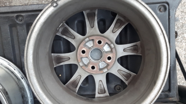 ล้อแม็กติดรถ มาสด้า 15"4 รู 4 วง ล้อแม็กติดรถ มาสด้า 15"4 รู 4 วง