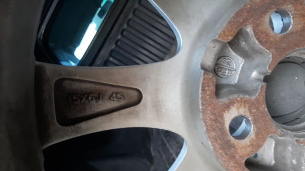 ล้อแม็กติดรถ มาสด้า 15"4 รู 4 วง ล้อแม็กติดรถ มาสด้า 15"4 รู 4 วง