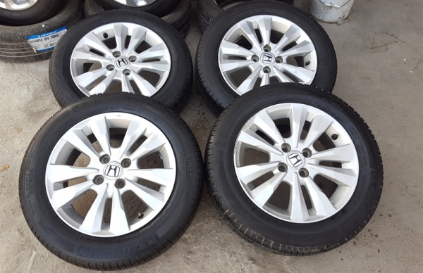 ขายล้อHONDA CITY 15 ยางปี 13  4 ล้อ