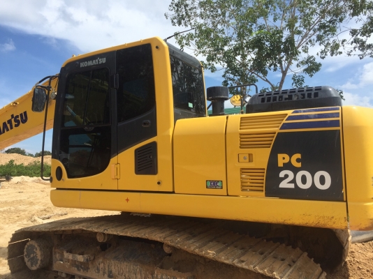 ขายดาวน์รถแบคโฮ KOMATSU PC200-8 MO ขายดาวน์ 450000