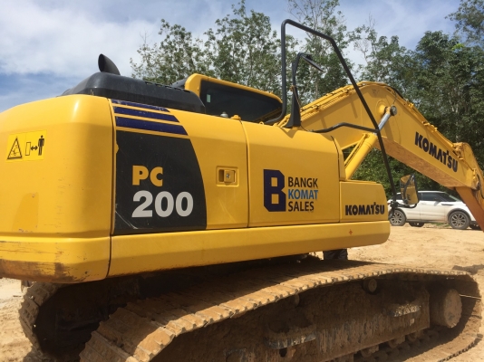 ขายดาวน์รถแบคโฮ KOMATSU PC200-8 MO ขายดาวน์ 450000