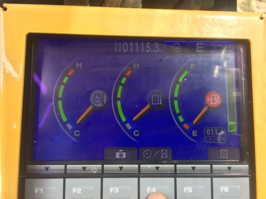 ขายดาวน์รถแบคโฮ KOMATSU PC200-8 MO ขายดาวน์ 450000