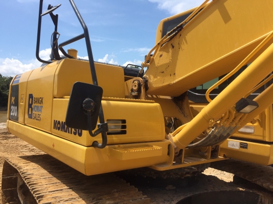 ขายดาวน์รถแบคโฮ KOMATSU PC200-8 MO ขายดาวน์ 450000