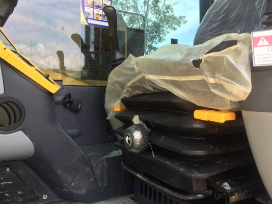 ขายดาวน์รถแบคโฮ KOMATSU PC200-8 MO ขายดาวน์ 450000