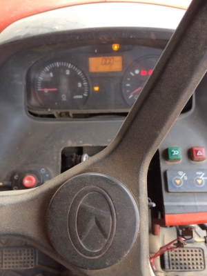 รถไถ M 70    ไม่มีเล่มทะเบียน  มีเอกสารควบคุมรถ  ขายด่วน  280000   บาท   วันทูคอล 0986683479 dtac 0991751349 สิทธิ์ คับ