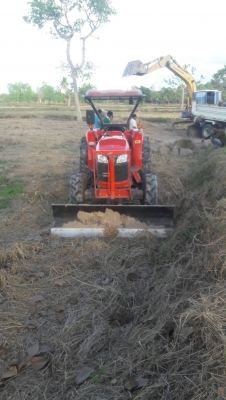 รถไถ 47 แรงอุปกร  รถปี 56  มีแต่ผานหน้า 899 ช.ม    พร้อมลุยงาน ราคาเบา ฯ   350000 บาท ทะเบียนพร้อม   วันทูคอล 0986683479 dtac 0991751349 สิทธิ์ คับ