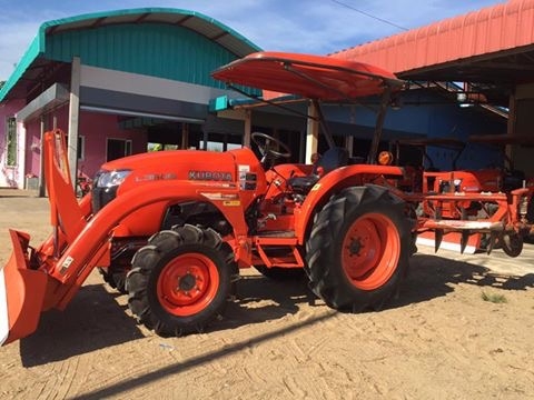 ขายรถไถคูโบต้า L3608  ทำงานเพียง 500 ชั่วโมง รถไร่เดิมๆสวยๆค่ะ จดทะเบียนปี 57 ค่ะ พร้อมอุปกรณ์ ใบมีดดันดินและผานพรวน ราคา 328,000 บาท พร้อมส่งฟรีถึงบ้าน โทรสอบถามได้เลยค่ะ 081-9136451 ขอดูรูปทาง Line:Bow6451  รถสวย สภาพพร้อมใช้งาน เครื่องดี เกียร์ดี ยางดี