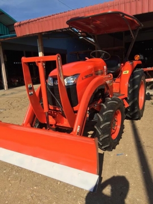 ขายรถไถคูโบต้า L3608  ทำงานเพียง 500 ชั่วโมง รถไร่เดิมๆสวยๆค่ะ จดทะเบียนปี 57 ค่ะ พร้อมอุปกรณ์ ใบมีดดันดินและผานพรวน ราคา 328,000 บาท พร้อมส่งฟรีถึงบ้าน โทรสอบถามได้เลยค่ะ 081-9136451 ขอดูรูปทาง Line:Bow6451  รถสวย สภาพพร้อมใช้งาน เครื่องดี เกียร์ดี ยางดี