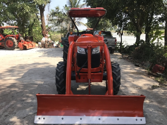 ขายรถไถคูโบต้า L4708(4WD)2เพลา สภาพนางฟ้า รถไร่เดิมๆสวยค่ะ  พร้อมอุปกรณ์ ใบมีดดันดินและผานพรวน ราคา 398,000 บา