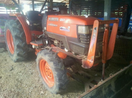 ขายรถไถ KUBOTA L4508DI ปี53 อุปกรณ์ครบ ดันหน้า ผานหลัง โรตารี่ เอกสารพร้อมโอน ราคา260,000 สนใจโทร 090-8588220คุณนะ 093-3258446คุณบิว หรือเข้าดูสินค้าอื่นๆได้ที่ www.narong2truck.com หรือ www.truck.in.th/498 หรือเพจFacebook ณรงค์ ซื้อขายรถมือสอง (เว็บไซต์ส