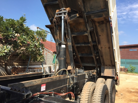 ขายสิบล้อดั้ม HINO FM1A 330 แรง ซีรีส์ 500 ปี 56 เลขไมล์ 70,xxx สภาพป้ายแดง ดั้มสามมิตรแท้ ยางดี