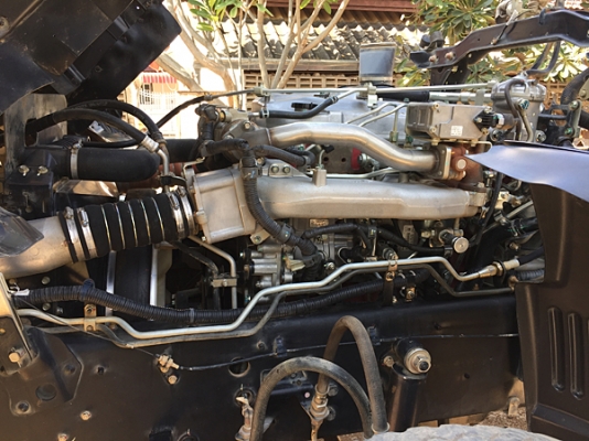 ขายสิบล้อดั้ม HINO FM1A 330 แรง ซีรีส์ 500 ปี 56 เลขไมล์ 70,xxx สภาพป้ายแดง ดั้มสามมิตรแท้ ยางดี