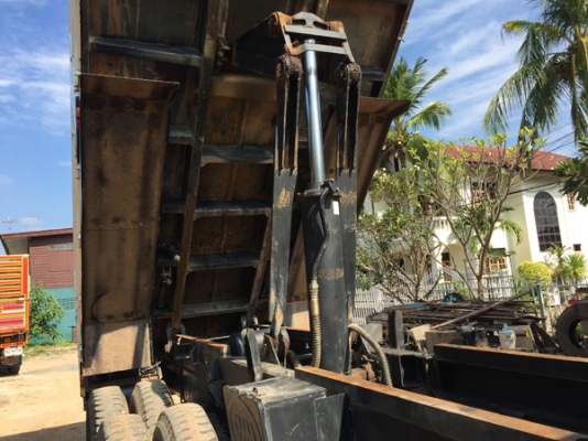 ขายสิบล้อดั้ม HINO FM1A 330 แรง ซีรีส์ 500 ปี 56 เลขไมล์ 70,xxx สภาพป้ายแดง ดั้มสามมิตรแท้ ยางดี