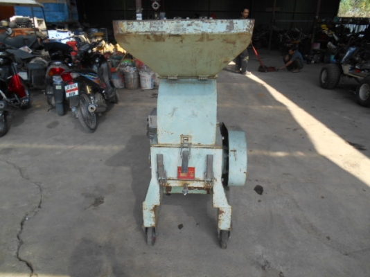 เครื่องโม่พลาสติก เครื่องนำเข้าจากประทศญี่ปุ่น พร้อมใช้งาน