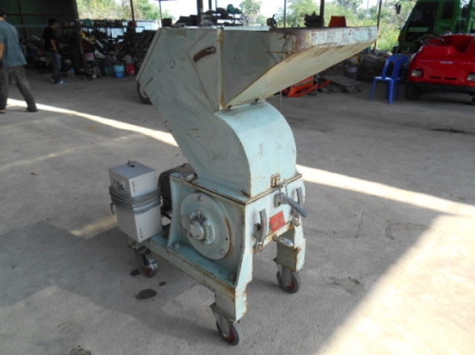 เครื่องโม่พลาสติก เครื่องนำเข้าจากประทศญี่ปุ่น พร้อมใช้งาน