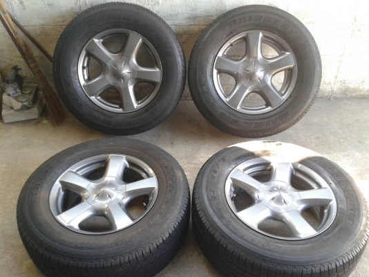 ล้ออีสุ ขอบ17นิ้ว6รู พร้อมยาง ชุดนี้ ราคา 6900 บาท