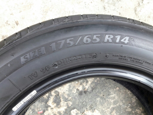 ยางBRIDGESTONE รุ่น Ecopia EP200 .175 65R14 ปี2015 สภาพสวยมากๆ ดอกเต็มๆ95\% สียังติดอยู่ทุกเส้น