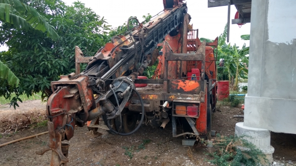 รถสว่าน เครน 3 ท่อน ณธีวิชญ์ 0846371454 รถสว่าน เครน 3 ท่อน ณธีวิชญ์ 0846371454