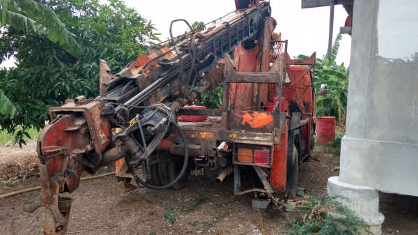 รถสว่าน เครน 3 ท่อน ณธีวิชญ์ 0846371454 รถสว่าน เครน 3 ท่อน ณธีวิชญ์ 0846371454