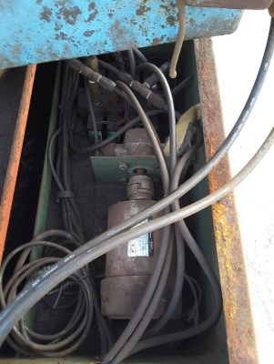 ขายเลี่อยตัดเห็ลกระบบออโต้ฮิตาซิใช้ไฟสามเฟสขายตามสภาพเก่านอกอุปกรณ์ครบพร้อมปั้มหล่อเย็นขาย80,000สนใจต่อลองได้