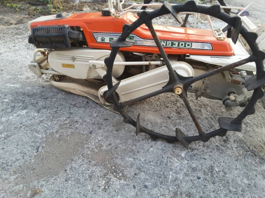 ขายรถดำนาสองแถวสภาพเก่านอกพร้อมใช้ ยี่ห้อคูโบต้า ราคา8,500 ขายรถดำนาสองแถวสภาพเก่านอกพร้อมใช้ ยี่ห้อคูโบต้า ราคา8,500