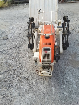 ขายรถดำนาสองแถวสภาพเก่านอกพร้อมใช้ ยี่ห้อคูโบต้า ราคา8,500 ขายรถดำนาสองแถวสภาพเก่านอกพร้อมใช้ ยี่ห้อคูโบต้า ราคา8,500