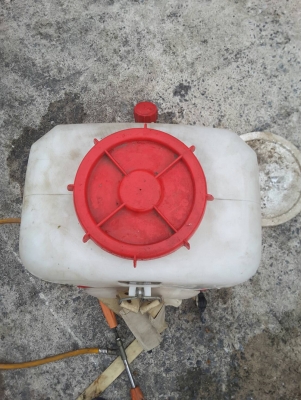 ขายปั้มฉีดพ่นยาสภาพเก่านอกเครื่องปั้มแนน่ๆพร้อมใช้ ราคา 4000 ขายปั้มฉีดพ่นยาสภาพเก่านอกเครื่องปั้มแนน่ๆพร้อมใช้ ราคา 4000