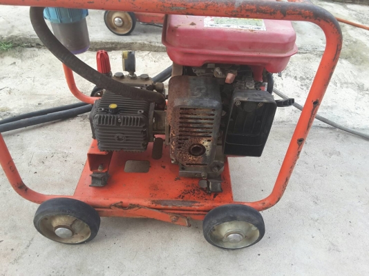 ขายปั้มฉีดน้ำแรงดันสูงสภาพเก่านอกพร้อมใช้ราคา12000มีหลายตัวพร้อมใช้