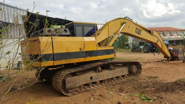 ขายรถขุดแบ็คโค CAT E200B เครื่อง6BG1เทอร์โบว์ช่วงล่างดี ทำงานปกติ