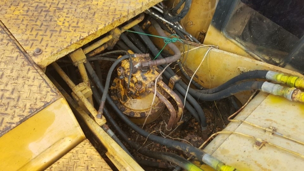 ขายรถขุดแบ็คโค CAT E200B เครื่อง6BG1เทอร์โบว์ช่วงล่างดี ทำงานปกติ