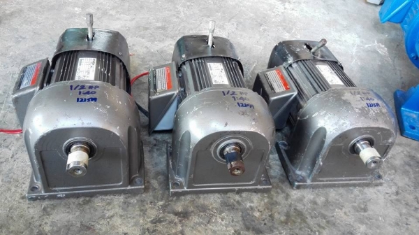 ** SOLD ** มอเตอร์เกียร์ Mitsubishi GM-D มีเบรค 1/2 HP ทด 1:40 (37rpm) 380V พร้อมใช้งาน