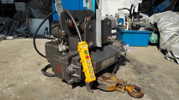 SOLD ** ลดราคาท้าฝน!! **รอกสลิงไฟฟ้าญี่ปุ่น Mitsubishi 1000 kg รุ่น R-1-LM3 แบบ 4 ทิศทาง สลิงยาว 6 เมตร ไฟตรง 380V สภาพสวยพร้อมใช้ SOLD ** ลดราคาท้าฝน!! **รอกสลิงไฟฟ้าญี่ปุ่น Mitsubishi 1000 kg รุ่น R-1-LM3 แบบ 4 ทิศทาง สลิงยาว 6 เมตร ไฟตรง 380V สภาพสวยพร้อมใช้