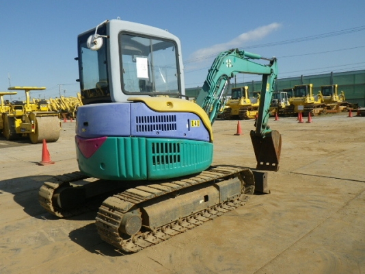 Komatsu PC40MR-1 ตู้เก๋ง เก่าญี่ปุ่น แทรคเหล็ก