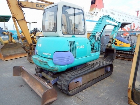Komatsu PC40-7E ห้องเก๋ง นำเข้าจากญี่ปุ่น รถสวยมาก ๆ ราคาไม่แพงครับ Komatsu PC40-7E ห้องเก๋ง นำเข้าจากญี่ปุ่น รถสวยมาก ๆ ราคาไม่แพงครับ