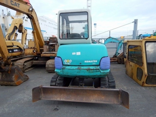 Komatsu PC40-7E ห้องเก๋ง นำเข้าจากญี่ปุ่น รถสวยมาก ๆ ราคาไม่แพงครับ Komatsu PC40-7E ห้องเก๋ง นำเข้าจากญี่ปุ่น รถสวยมาก ๆ ราคาไม่แพงครับ