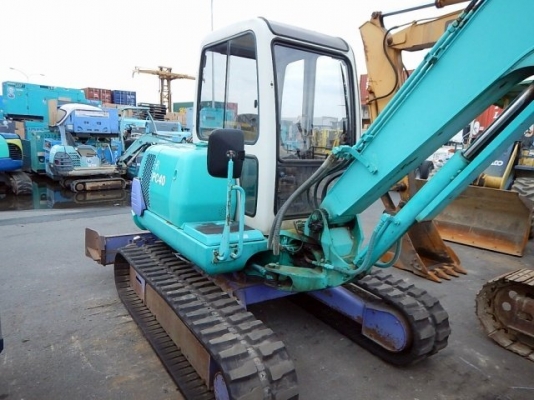 Komatsu PC40-7E ห้องเก๋ง นำเข้าจากญี่ปุ่น รถสวยมาก ๆ ราคาไม่แพงครับ Komatsu PC40-7E ห้องเก๋ง นำเข้าจากญี่ปุ่น รถสวยมาก ๆ ราคาไม่แพงครับ