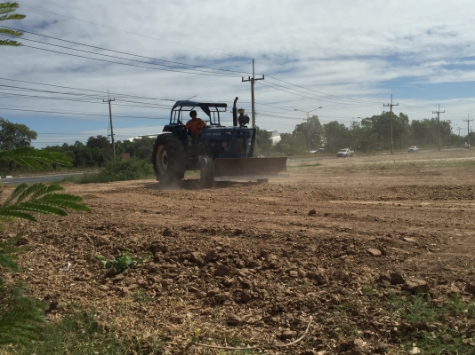 ขายรถไถFORD -77 (ราคา 248,000บาท) มีภาพวีดีโอ รถสภาพ พร้อมใช้งาน อุปกรณ์ครบพร้อม มีใบมีดดันหน้า ผานสภาพดีเครื่องแรงดี ระบบไฮดรอลิกส์ดี คูณ ชัยยา โทร 081-9972972 089-8451778
