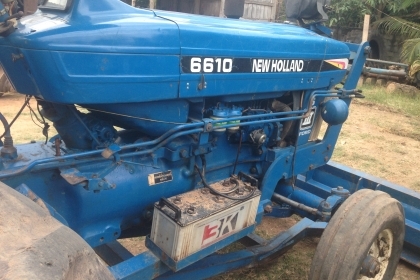 ขายรถไถFORD -77 (ราคา 248,000บาท) มีภาพวีดีโอ รถสภาพ พร้อมใช้งาน อุปกรณ์ครบพร้อม มีใบมีดดันหน้า ผานสภาพดีเครื่องแรงดี ระบบไฮดรอลิกส์ดี คูณ ชัยยา โทร 081-9972972 089-8451778