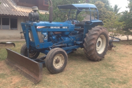 ขายรถไถFORD -77 (ราคา 248,000บาท) มีภาพวีดีโอ รถสภาพ พร้อมใช้งาน อุปกรณ์ครบพร้อม มีใบมีดดันหน้า ผานสภาพดีเครื่องแรงดี ระบบไฮดรอลิกส์ดี คูณ ชัยยา โทร 081-9972972 089-8451778