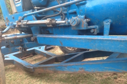 ขายรถไถFORD -77 (ราคา 248,000บาท) มีภาพวีดีโอ รถสภาพ พร้อมใช้งาน อุปกรณ์ครบพร้อม มีใบมีดดันหน้า ผานสภาพดีเครื่องแรงดี ระบบไฮดรอลิกส์ดี คูณ ชัยยา โทร 081-9972972 089-8451778