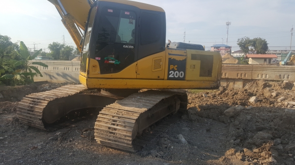 PC200-7A  ปี2005(เล่มทะเบียน) ใช้งาน14500ช.ม  ช่วงล่างดี เอวหลวม บู๊ชหลวม