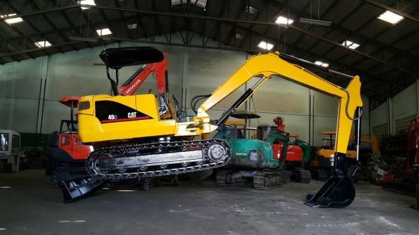 ขาย รถขุด MITSUBISHI รุ่น MM45B มือสองญี่ปุ่น แทรกเหล็ก สลัก บูท เอวแน่น 100\% ทำงานไว ปั้มนิ้ว ขนาดเทียบเท่า PC45  สวยพร้อมใช้งาน พร้อมทดลอง มือถือ/LINE ID : 0818753444