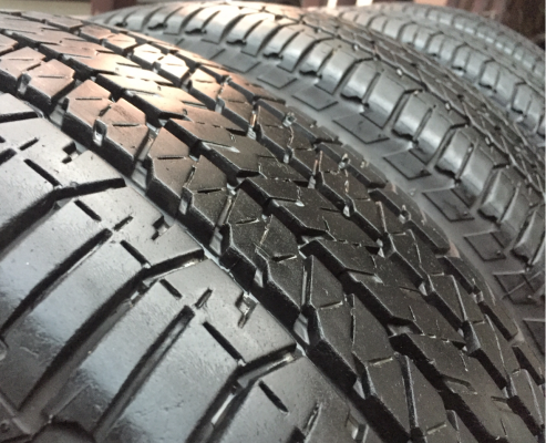 ยาง Bridgestone 265 60 18 ปลายปี14 ดอกเต็ม ไม่มีปะ ใช้ยาว ราคาไม่แพง